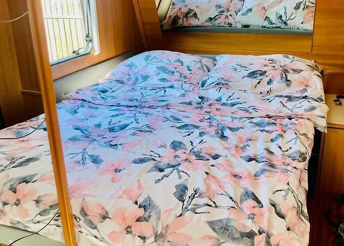 Camping Zuczkowa Przyczepa - *